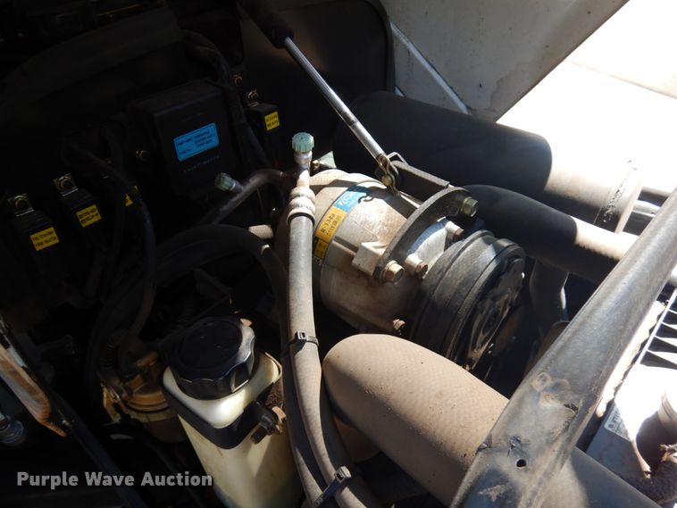 image for item IL9830 Bobcat CT335  tractor