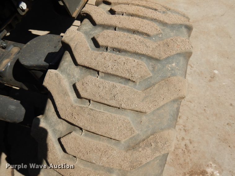 image for item IL9830 Bobcat CT335  tractor