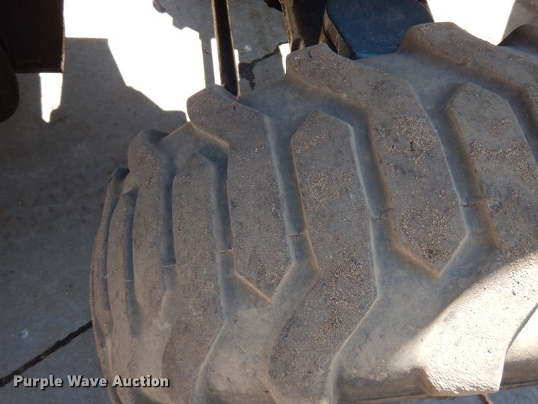 image for item IL9830 Bobcat CT335  tractor