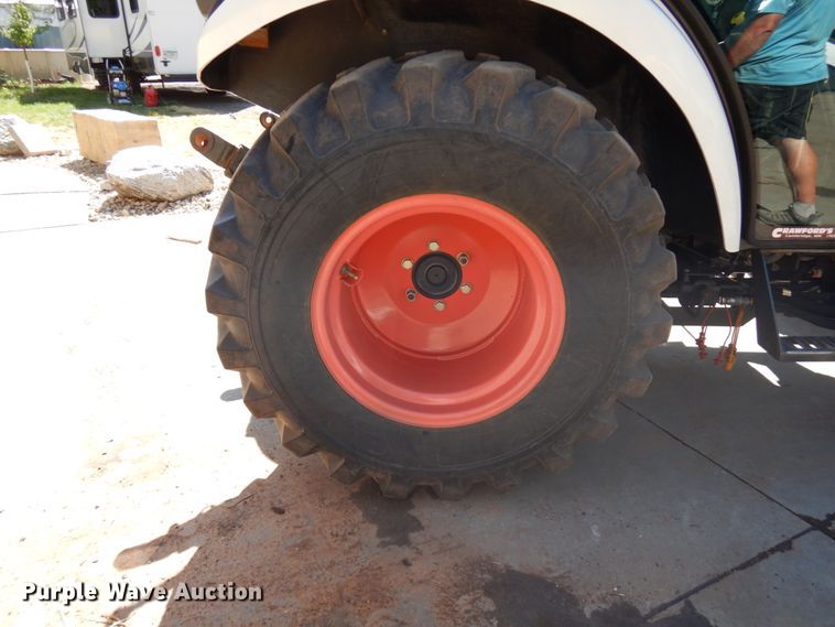 image for item IL9830 Bobcat CT335  tractor