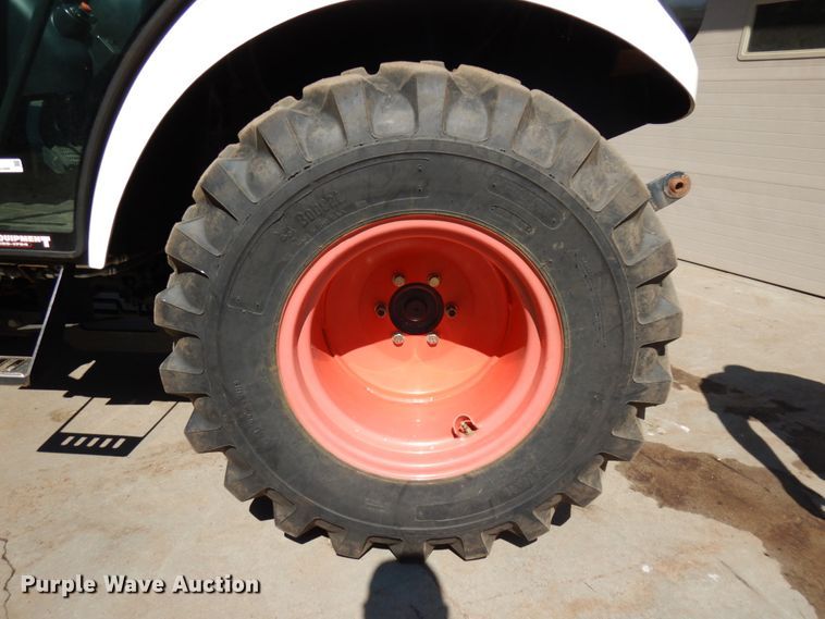 image for item IL9830 Bobcat CT335  tractor