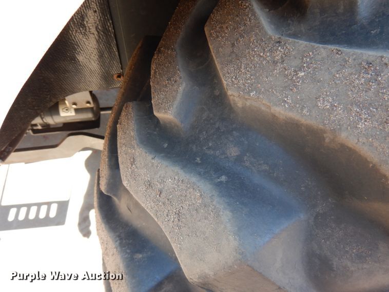 image for item IL9830 Bobcat CT335  tractor