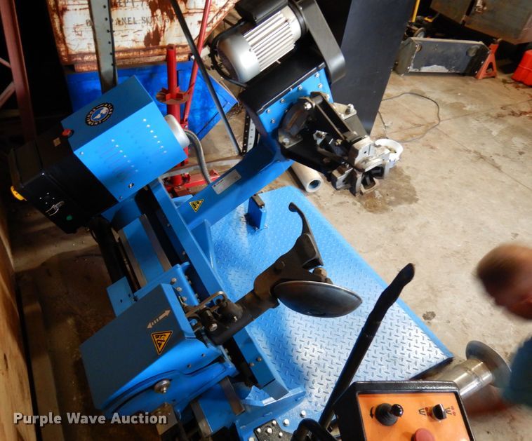 image for item IL9836 Atlas TTC-305  tire machine