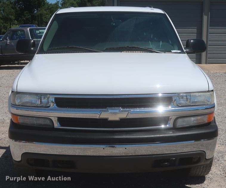 image for item IO9202 2005 Chevrolet Suburban 2500  SUV