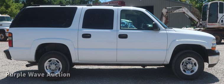 image for item IO9202 2005 Chevrolet Suburban 2500  SUV