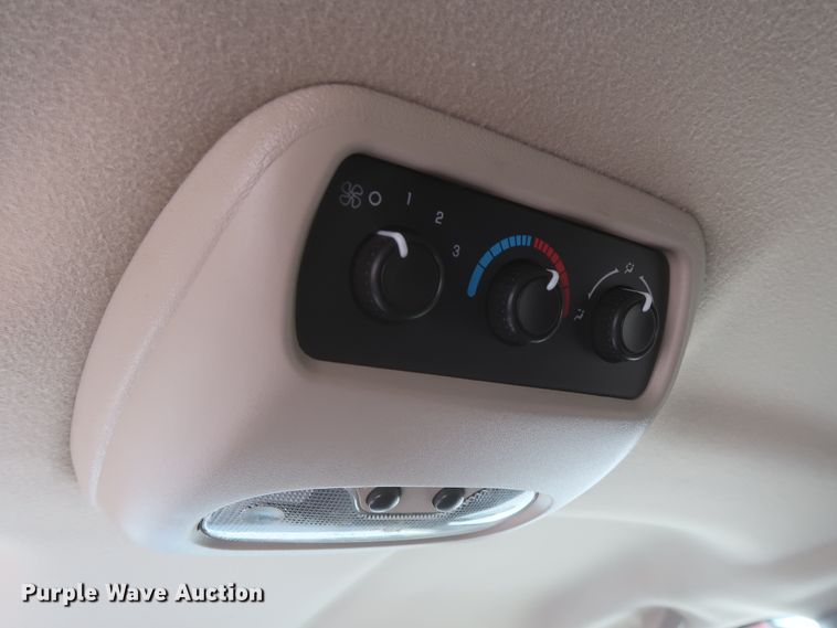 image for item IO9202 2005 Chevrolet Suburban 2500  SUV