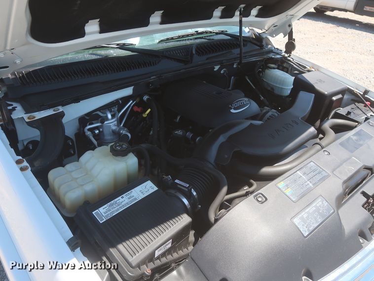 image for item IO9202 2005 Chevrolet Suburban 2500  SUV