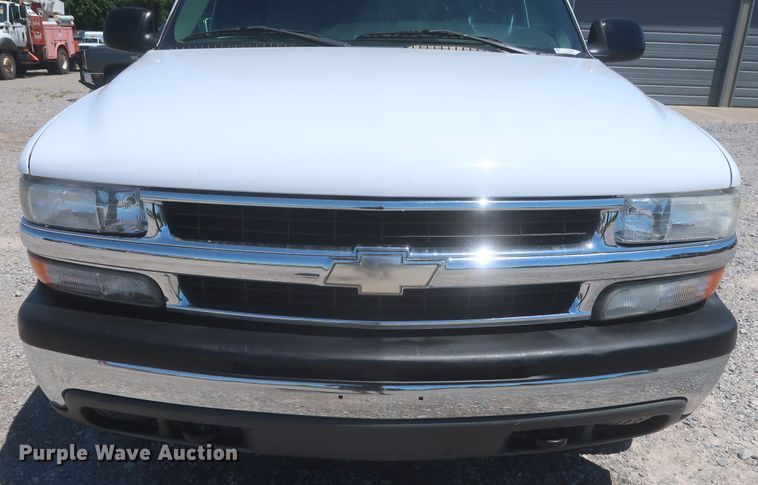 image for item IO9202 2005 Chevrolet Suburban 2500  SUV