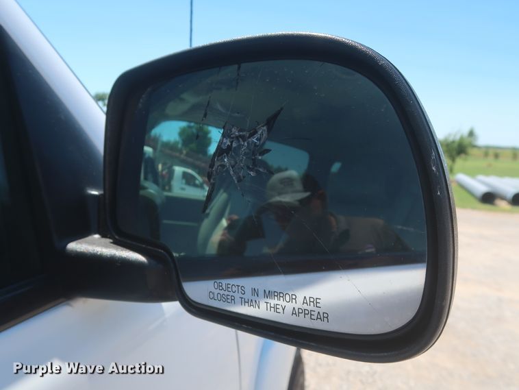 image for item IO9202 2005 Chevrolet Suburban 2500  SUV