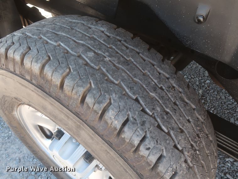 image for item IO9202 2005 Chevrolet Suburban 2500  SUV