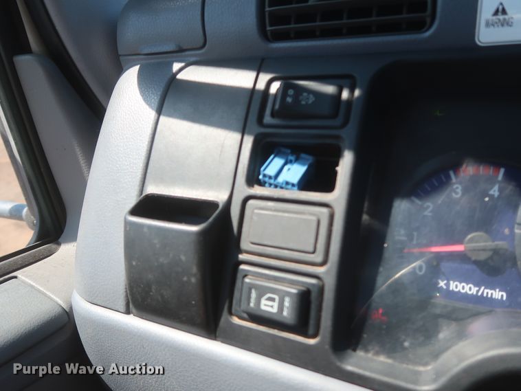 image for item IO9207 2010 Mitsubishi Fuso  sprayer truck