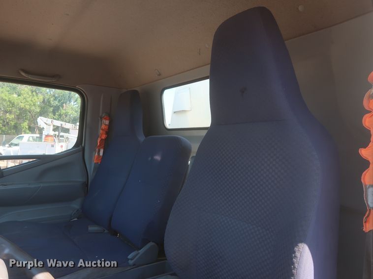 image for item IO9207 2010 Mitsubishi Fuso  sprayer truck