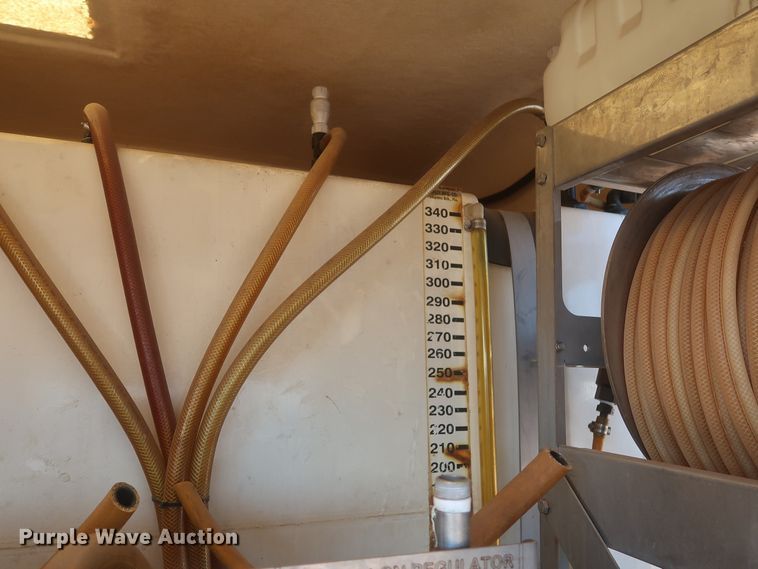 image for item IO9207 2010 Mitsubishi Fuso  sprayer truck