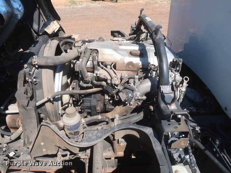 image for item IO9207 2010 Mitsubishi Fuso  sprayer truck