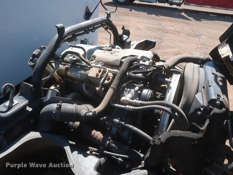 image for item IO9207 2010 Mitsubishi Fuso  sprayer truck