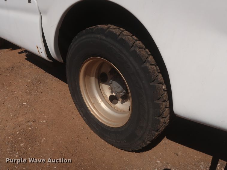 image for item IO9207 2010 Mitsubishi Fuso  sprayer truck