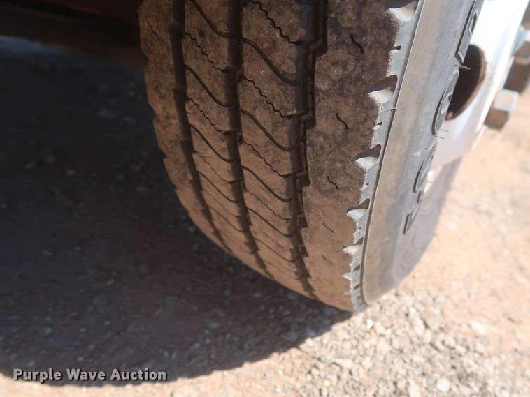 image for item IO9207 2010 Mitsubishi Fuso  sprayer truck