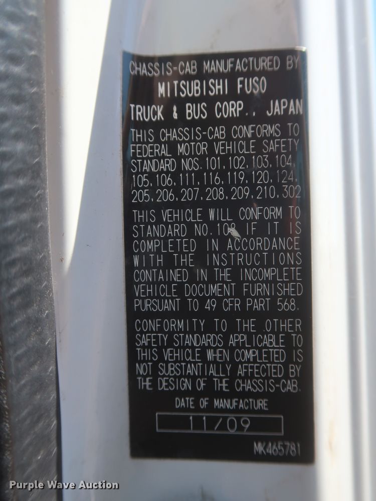 image for item IO9207 2010 Mitsubishi Fuso  sprayer truck