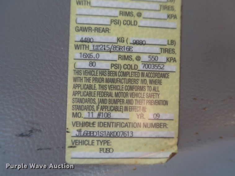 image for item IO9207 2010 Mitsubishi Fuso  sprayer truck