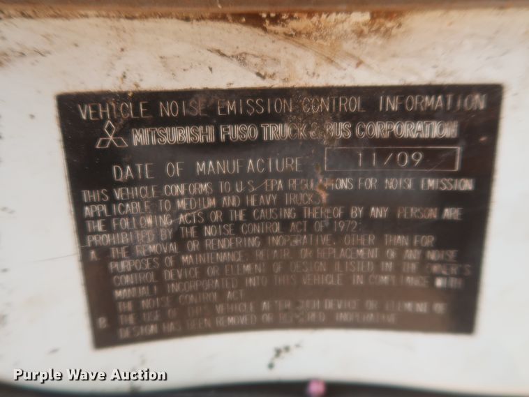 image for item IO9207 2010 Mitsubishi Fuso  sprayer truck