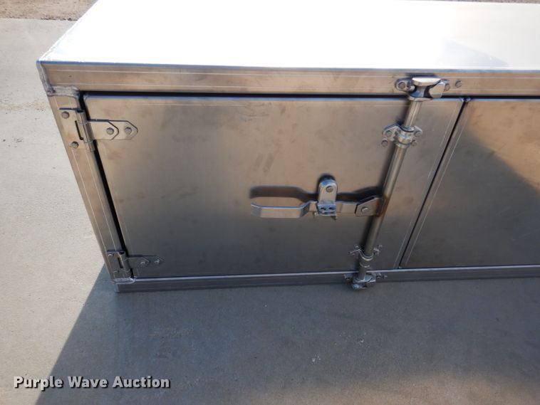 image for item IQ9661 Aluminum toolbox
