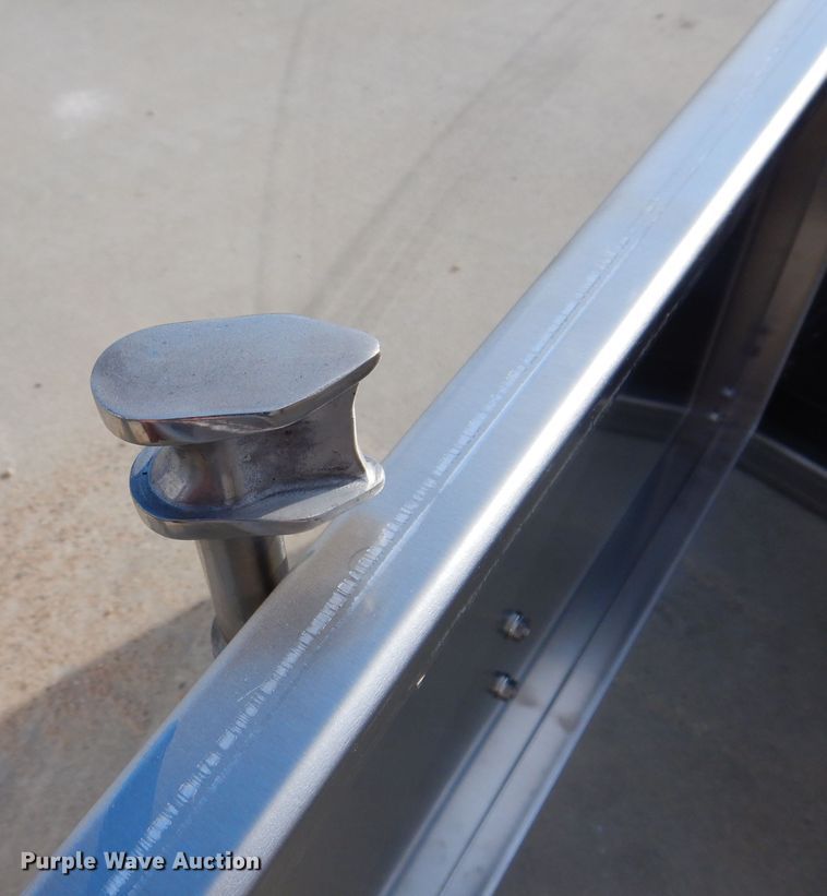 image for item IQ9661 Aluminum toolbox