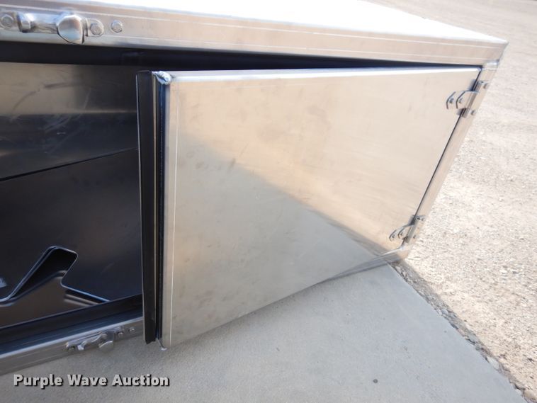 image for item IQ9661 Aluminum toolbox