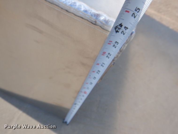 image for item IQ9661 Aluminum toolbox