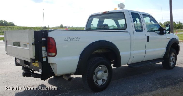 image for item IT9034 2005 Ford F250 Super Duty XL  SuperCab pickup truck