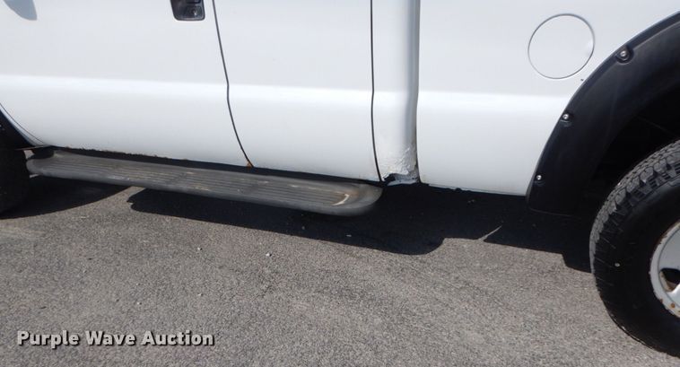 image for item IT9034 2005 Ford F250 Super Duty XL  SuperCab pickup truck