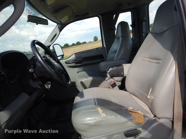 image for item IT9034 2005 Ford F250 Super Duty XL  SuperCab pickup truck