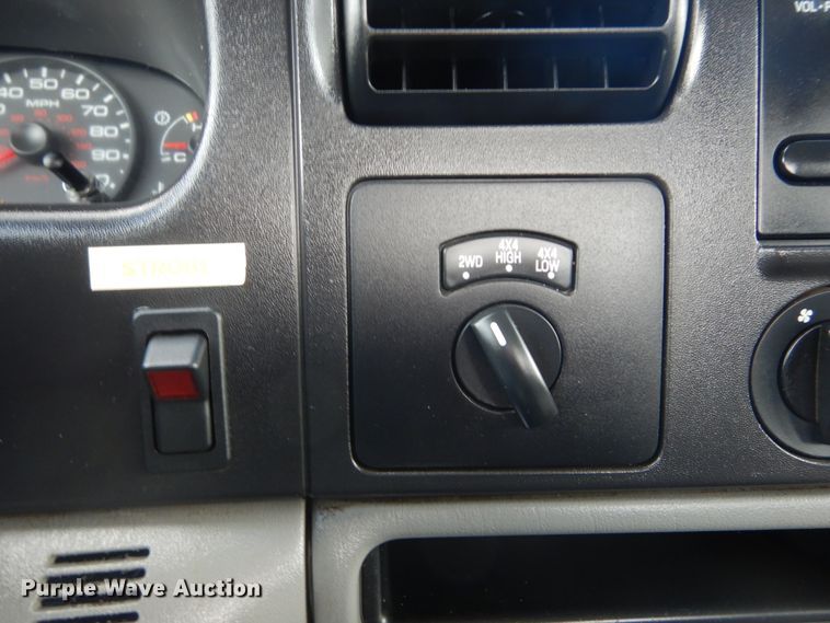 image for item IT9034 2005 Ford F250 Super Duty XL  SuperCab pickup truck