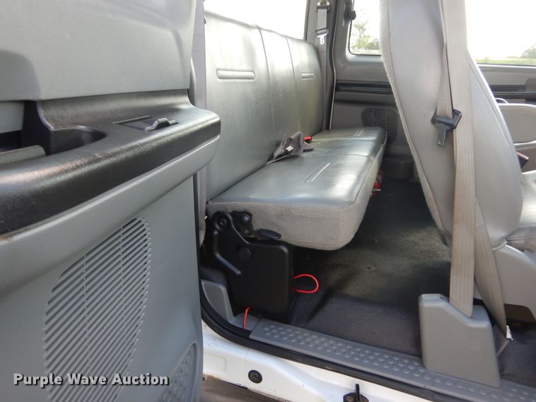 image for item IT9034 2005 Ford F250 Super Duty XL  SuperCab pickup truck