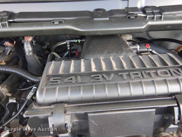 image for item IT9034 2005 Ford F250 Super Duty XL  SuperCab pickup truck