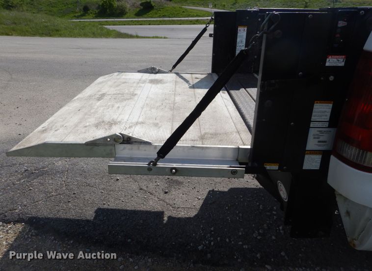 image for item IT9034 2005 Ford F250 Super Duty XL  SuperCab pickup truck