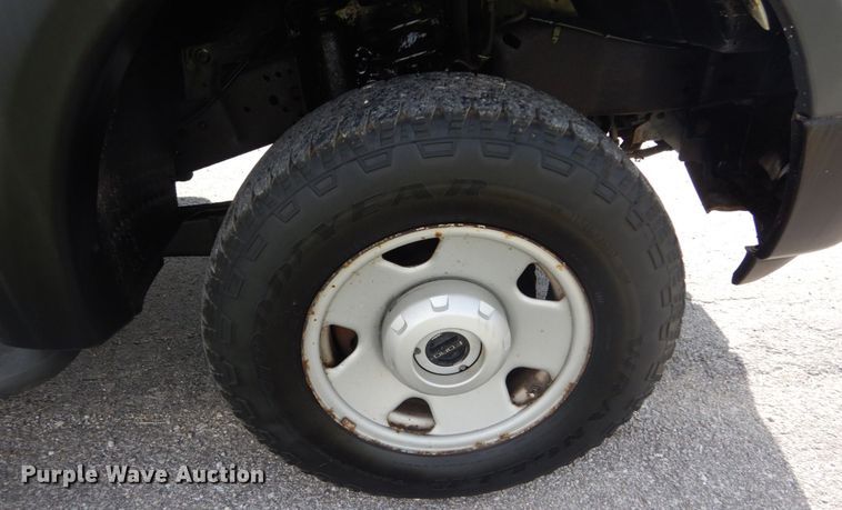 image for item IT9034 2005 Ford F250 Super Duty XL  SuperCab pickup truck