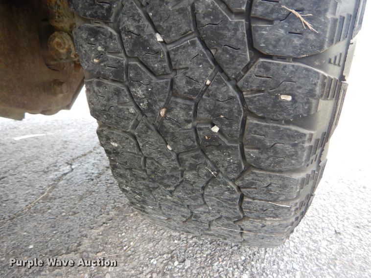 image for item IT9034 2005 Ford F250 Super Duty XL  SuperCab pickup truck