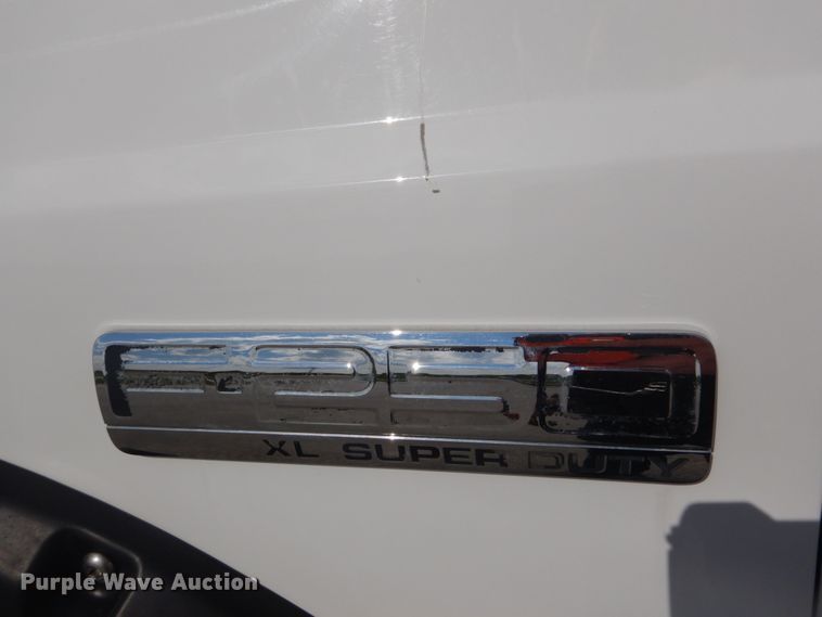 image for item IT9034 2005 Ford F250 Super Duty XL  SuperCab pickup truck