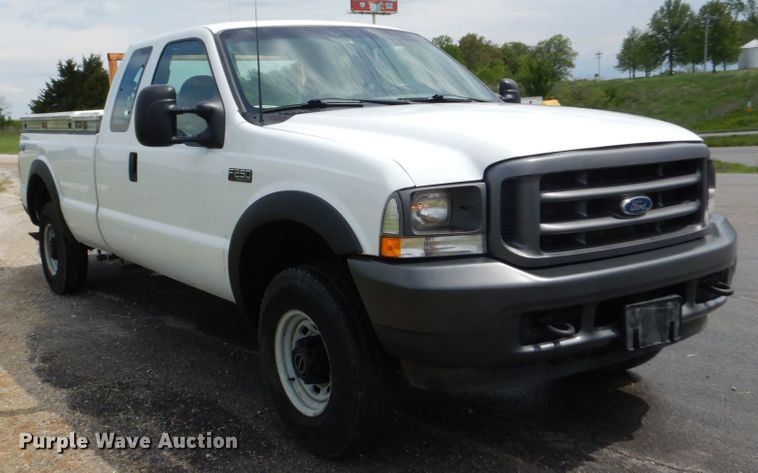 image for item IT9035 2003 Ford F250 Super Duty XL  SuperCab pickup truck