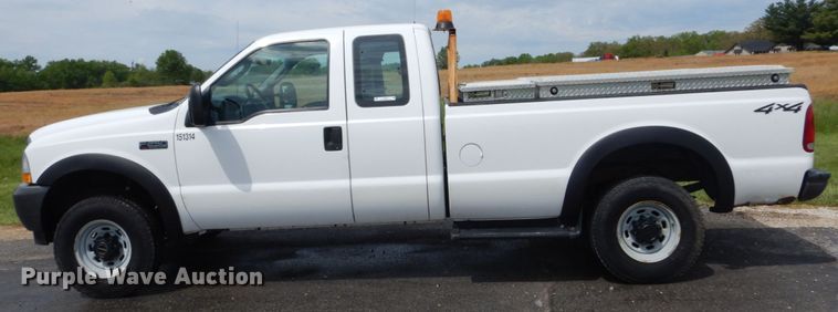 image for item IT9035 2003 Ford F250 Super Duty XL  SuperCab pickup truck