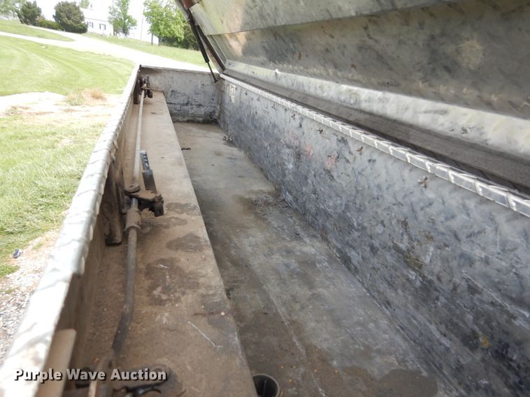 image for item IT9035 2003 Ford F250 Super Duty XL  SuperCab pickup truck