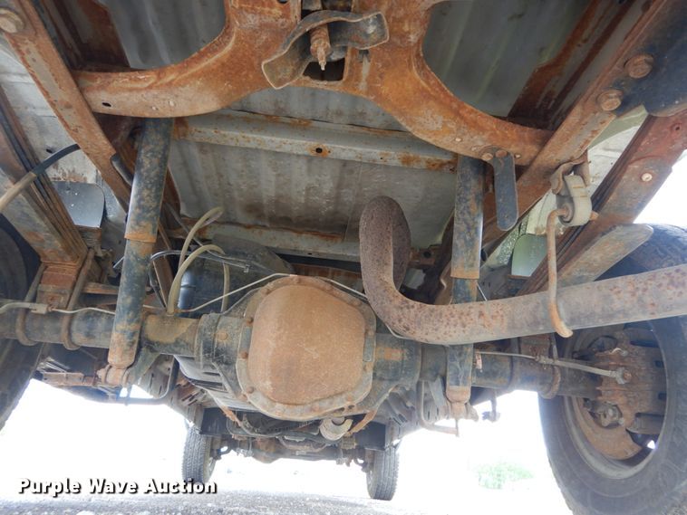 image for item IT9035 2003 Ford F250 Super Duty XL  SuperCab pickup truck