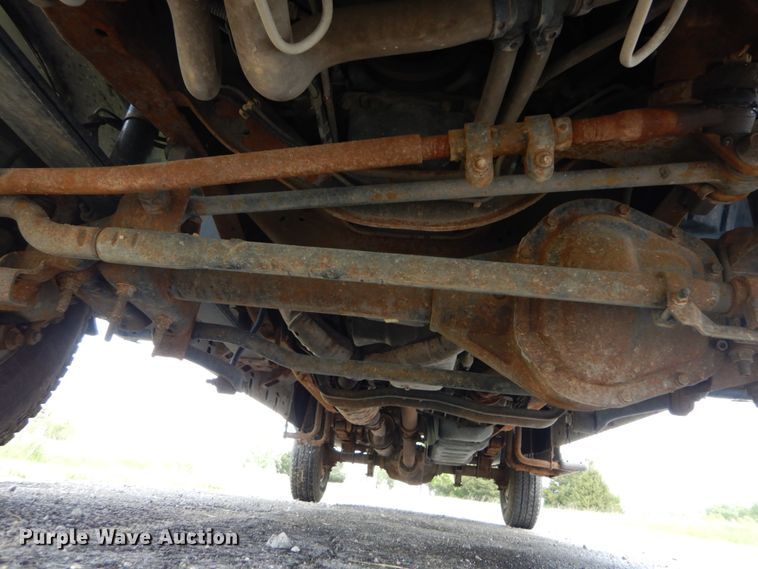 image for item IT9035 2003 Ford F250 Super Duty XL  SuperCab pickup truck