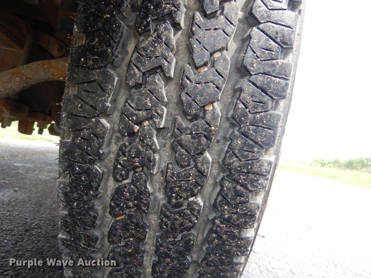 image for item IT9035 2003 Ford F250 Super Duty XL  SuperCab pickup truck