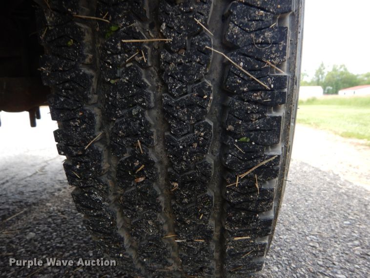 image for item IT9035 2003 Ford F250 Super Duty XL  SuperCab pickup truck