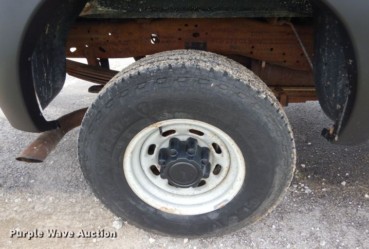 image for item IT9035 2003 Ford F250 Super Duty XL  SuperCab pickup truck