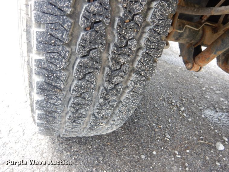 image for item IT9035 2003 Ford F250 Super Duty XL  SuperCab pickup truck