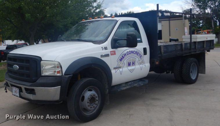 image for item IT9193 2006 Ford F450 Super Duty XL  flatbed truck