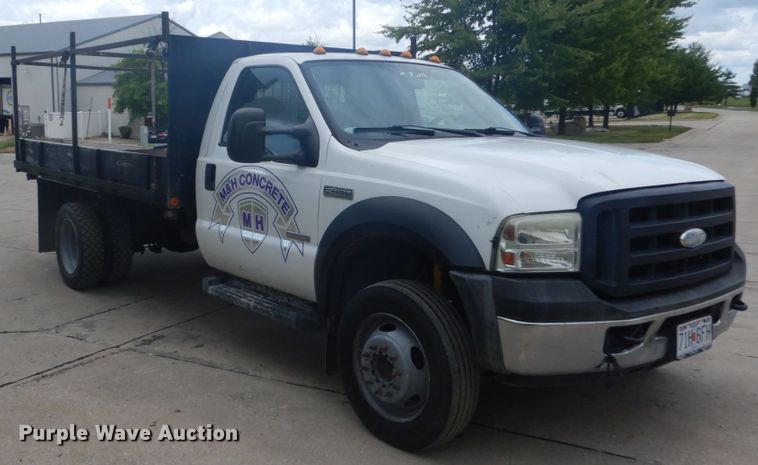 image for item IT9193 2006 Ford F450 Super Duty XL  flatbed truck