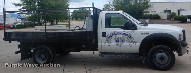 image for item IT9193 2006 Ford F450 Super Duty XL  flatbed truck